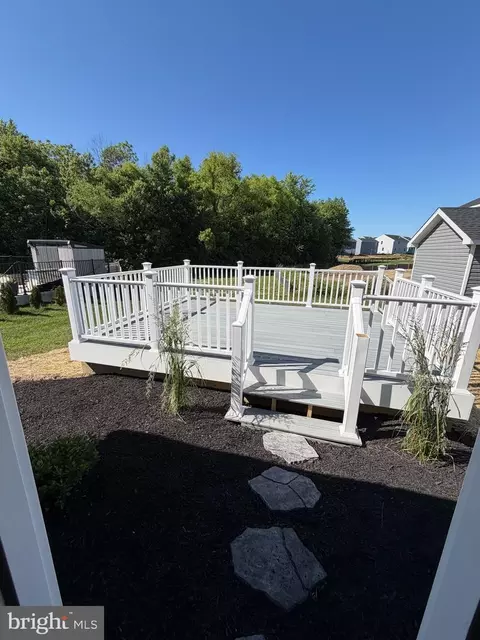 Exterior - 127 Garnet Dr, Dover, DE 19904 photo 2 of 5