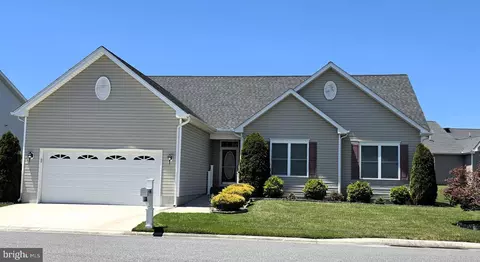86 Country Club Dr, Dover, DE 19904