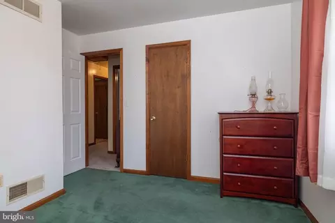 Bedroom - 6559 Pearsons Corner Rd, Dover, DE 19904 photo 2 of 7