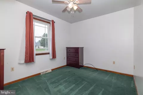 Bedroom - 6559 Pearsons Corner Rd, Dover, DE 19904 photo 4 of 7