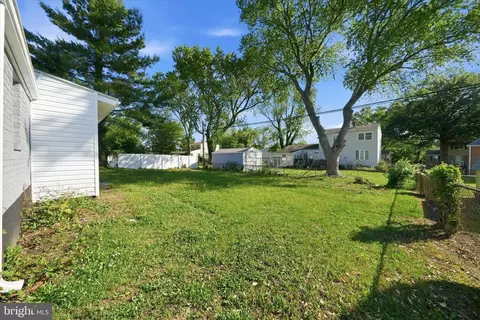 Exterior - 325 Frear Dr, Dover, DE 19901 photo 8 of 10