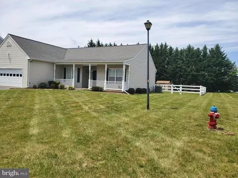252 Berwick Ln, Dover, DE 19904 photo 3