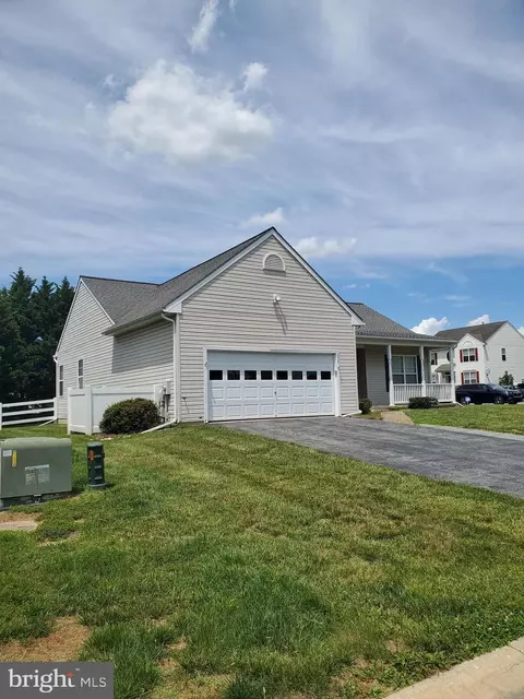 252 Berwick Ln, Dover, DE 19904 photo 2