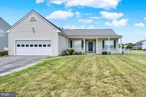 252 Berwick Ln, Dover, DE 19904