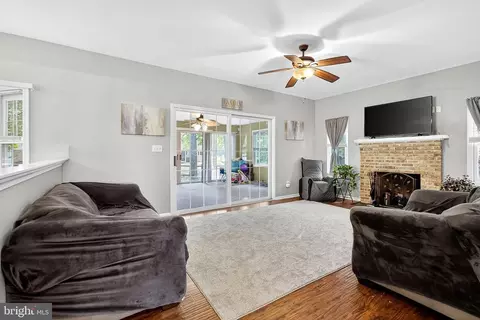 Living - 104 Red Oak Dr, Dover, DE 19904 photo 1 of 1