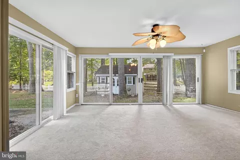 Exterior - 104 Red Oak Dr, Dover, DE 19904 photo 3 of 4