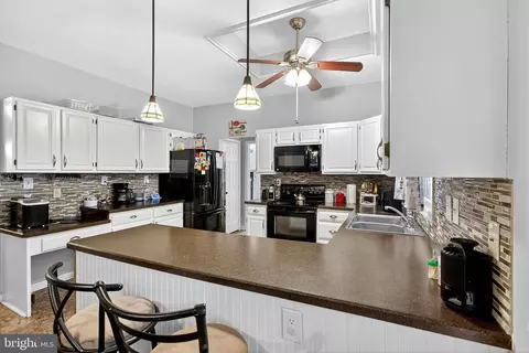Kitchen - 104 Red Oak Dr, Dover, DE 19904 photo 1 of 2