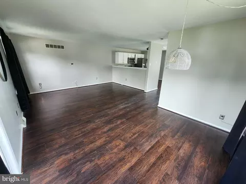 Living - 348 W Wind Dr, Dover, DE 19901 photo 2 of 3