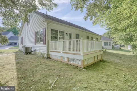 Exterior - 161 Maple Glen Dr, Dover, DE 19904 photo 4 of 5