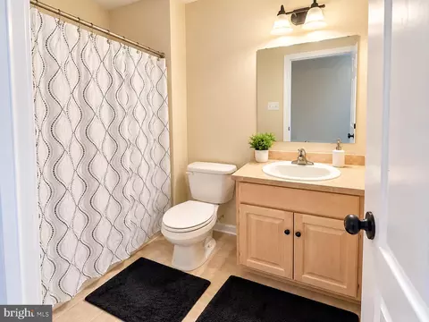 Bath - 441 Beuvale Ln, Dover, DE 19904 photo 1 of 2