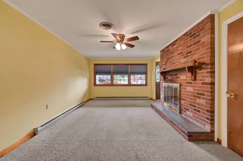 Living - 217 Winterberry Dr, Dover, DE 19904 photo 2 of 7