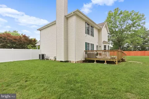 Exterior - 7 Pin Oak Dr, Dover, DE 19904 photo 4 of 7