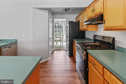 Entry Way - 7 Pin Oak Dr, Dover, DE 19904 photo 2 of 2