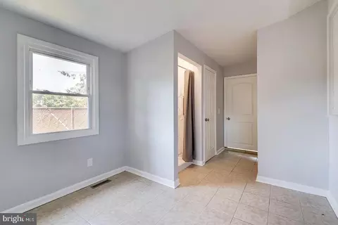 Entry Way - 1522 Forrest Ave, Dover, DE 19904 photo 5 of 12