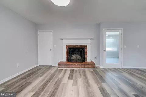 Living - 1522 Forrest Ave, Dover, DE 19904 photo 6 of 7