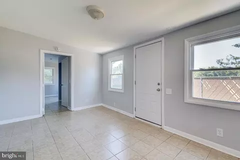 Entry Way - 1522 Forrest Ave, Dover, DE 19904 photo 3 of 12