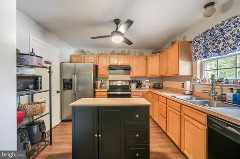 Kitchen - 32 Moriarty St, Dover, DE 19901 photo 1 of 3
