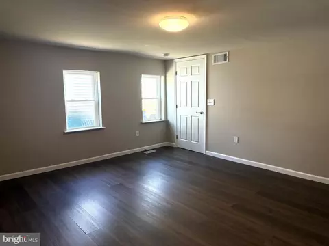 Living - 123 Fleming St, Harrington, DE 19952 photo 5 of 7