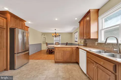 Kitchen - 38 Tina Dr, Dover, DE 19901 photo 3 of 4