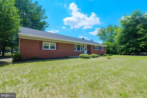 Exterior - 143 N Old Mill Rd, Dover, DE 19901 photo 6 of 7