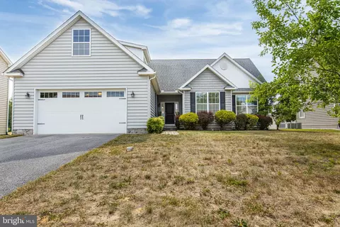27 Sun Rdg, Felton, DE 19943
