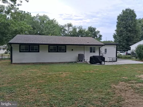 Exterior - 146 President Dr, Dover, DE 19901 photo 2 of 4