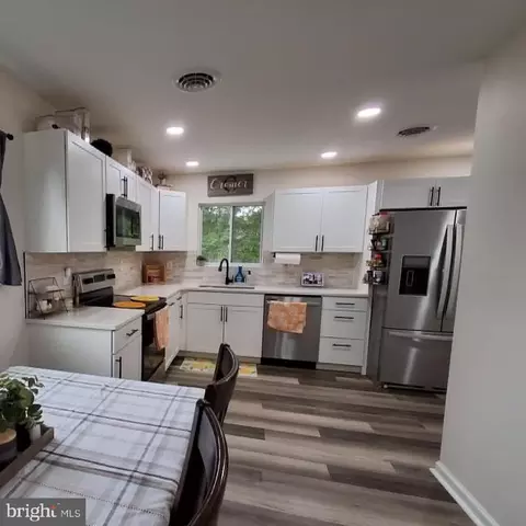 Kitchen - 146 President Dr, Dover, DE 19901 photo 1 of 3