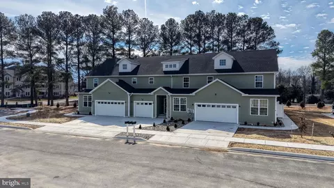 19 Valhalla Ct, Dover, DE 19904