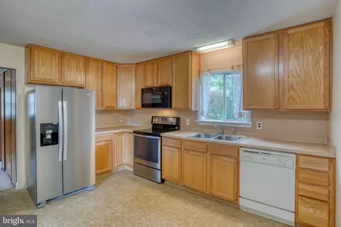 Kitchen - 306 Alder Rd, Dover, DE 19904 photo 2 of 3