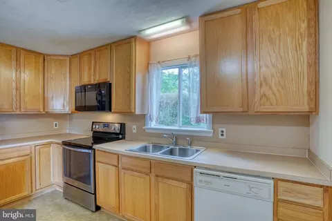 Kitchen - 306 Alder Rd, Dover, DE 19904 photo 3 of 3
