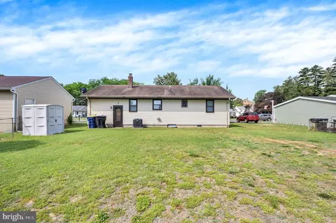 Exterior - 511 Sunset Dr, Dover, DE 19901 photo 1 of 2