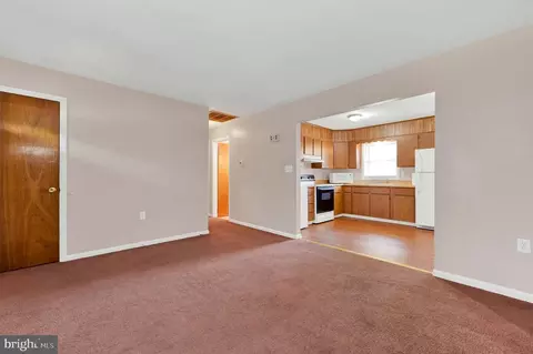 Living - 511 Sunset Dr, Dover, DE 19901 photo 2 of 2