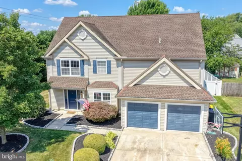 2 Heatherfield Way, Dover, DE 19904