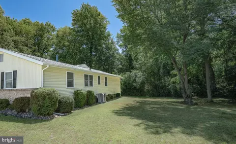 Exterior - 24 Merion Ct, Dover, DE 19904 photo 4 of 12