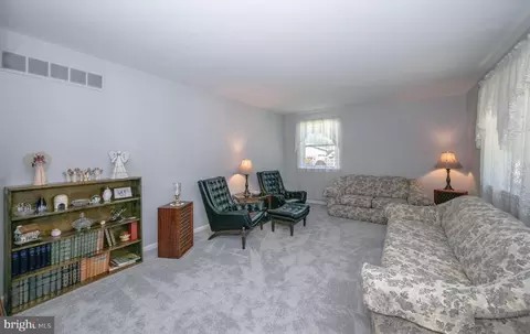 Living - 24 Merion Ct, Dover, DE 19904 photo 1 of 5