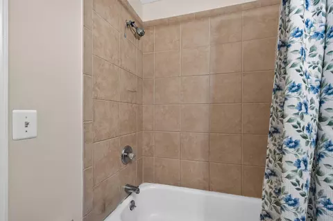 Bath - 394 Denny St, Leipsic, DE 19901 photo 2 of 3
