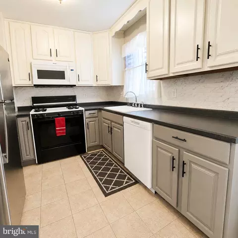 Kitchen - 48 John Collins Cir, Dover, DE 19904 photo 3 of 3