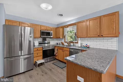 Kitchen - 614 Fieldcrest Dr, Dover, DE 19904 photo 2 of 2