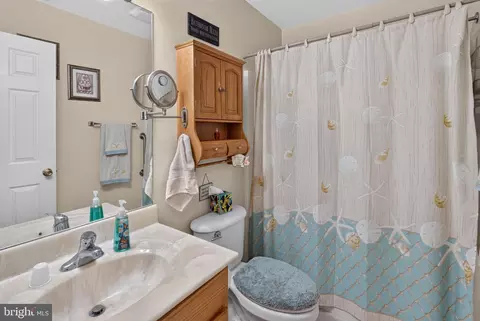 Bath - 614 Fieldcrest Dr, Dover, DE 19904 photo 2 of 2