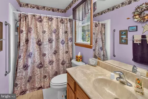 Bath - 614 Fieldcrest Dr, Dover, DE 19904 photo 1 of 2
