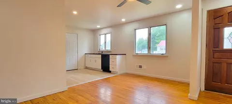Entry Way - 25 Briar Ln, Dover, DE 19904 photo 2 of 11