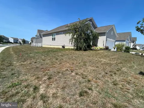 Exterior - 48 Walters Way, Dover, DE 19904 photo 6 of 7