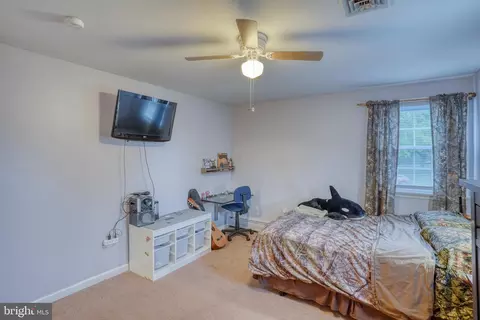 Bedroom - 103 S Fairfield Dr, Dover, DE 19901 photo 5 of 9