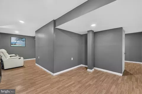 Entry Way - 29 Walden Ln, Dover, DE 19904 photo 6 of 9
