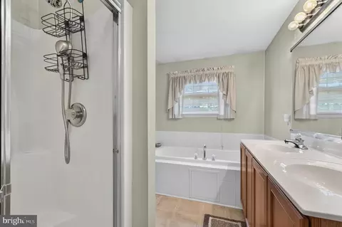 Bath - 29 Walden Ln, Dover, DE 19904 photo 1 of 3