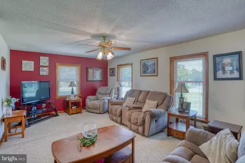 Living - 110 E Lucky Estates Dr, Harrington, DE 19952 photo 2 of 3