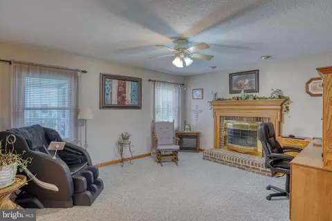 Living - 110 E Lucky Estates Dr, Harrington, DE 19952 photo 3 of 3