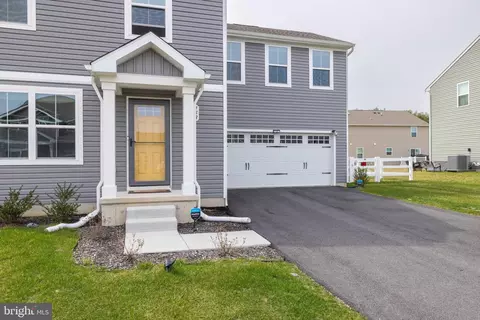 Exterior - 153 Limestone Dr, Dover, DE 19904 photo 3 of 10
