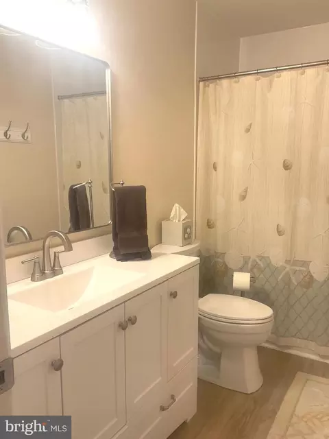 Bath - 560 Troon Rd, Dover, DE 19904 photo 3 of 3
