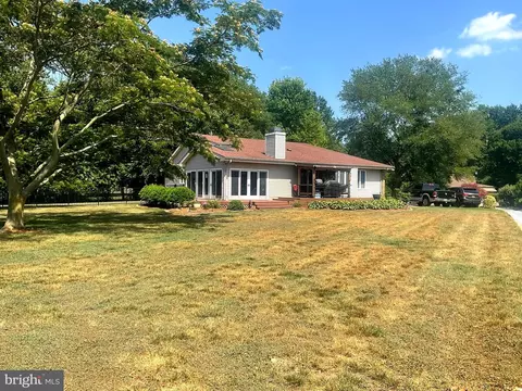 Exterior - 560 Troon Rd, Dover, DE 19904 photo 9 of 11